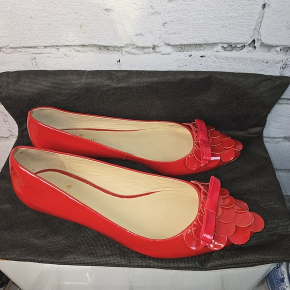 KATE SPADE NEW YORK ERICA RED PATENT FLATS WOMENS SIZE 6 1/2 EUC - Picture 12 of 16